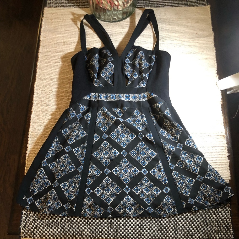 BCBGMAXAZRIA